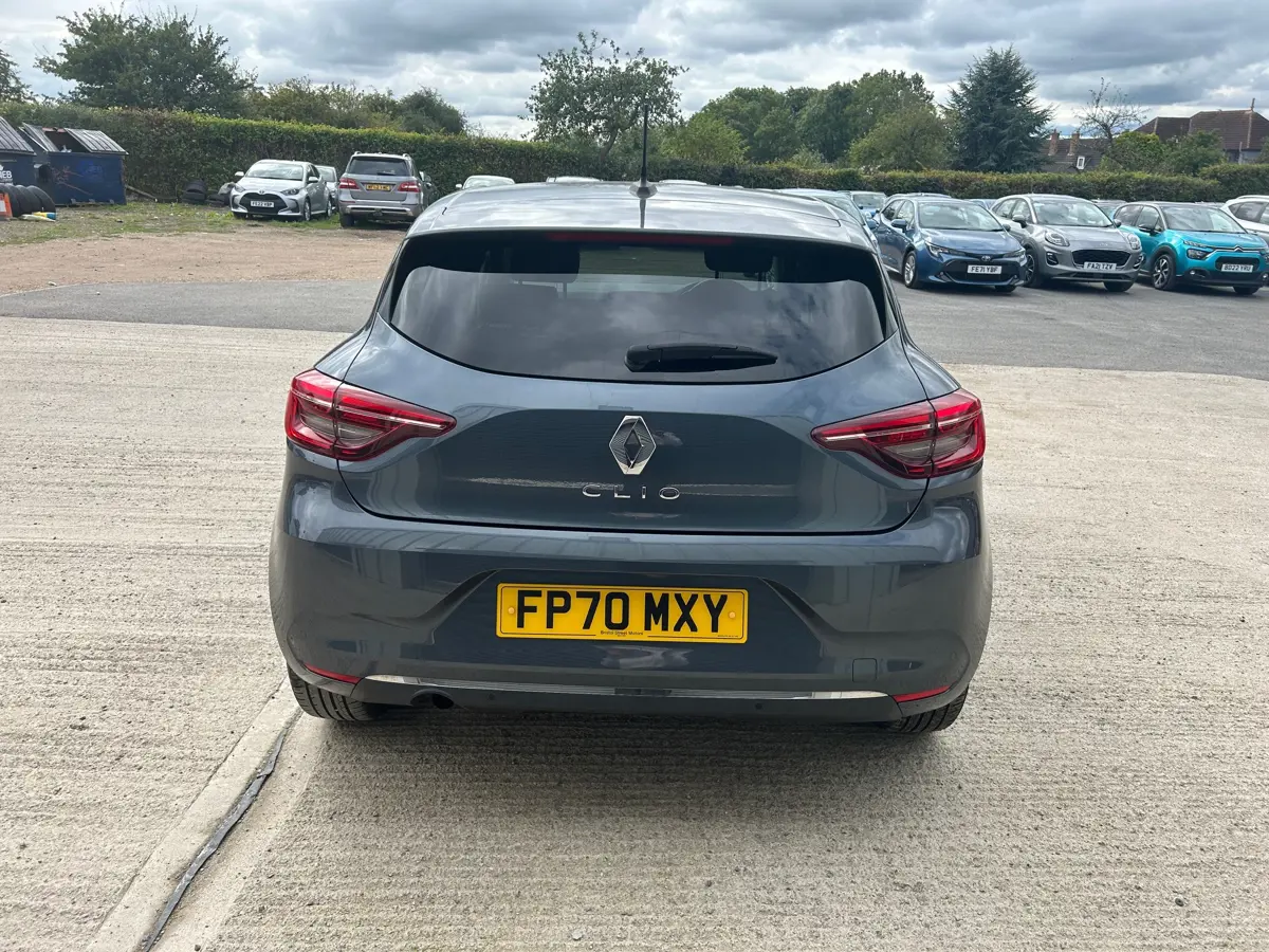 Renault Clio Hatchback 1.0 TCe 100 Iconic 5dr: view of rear.